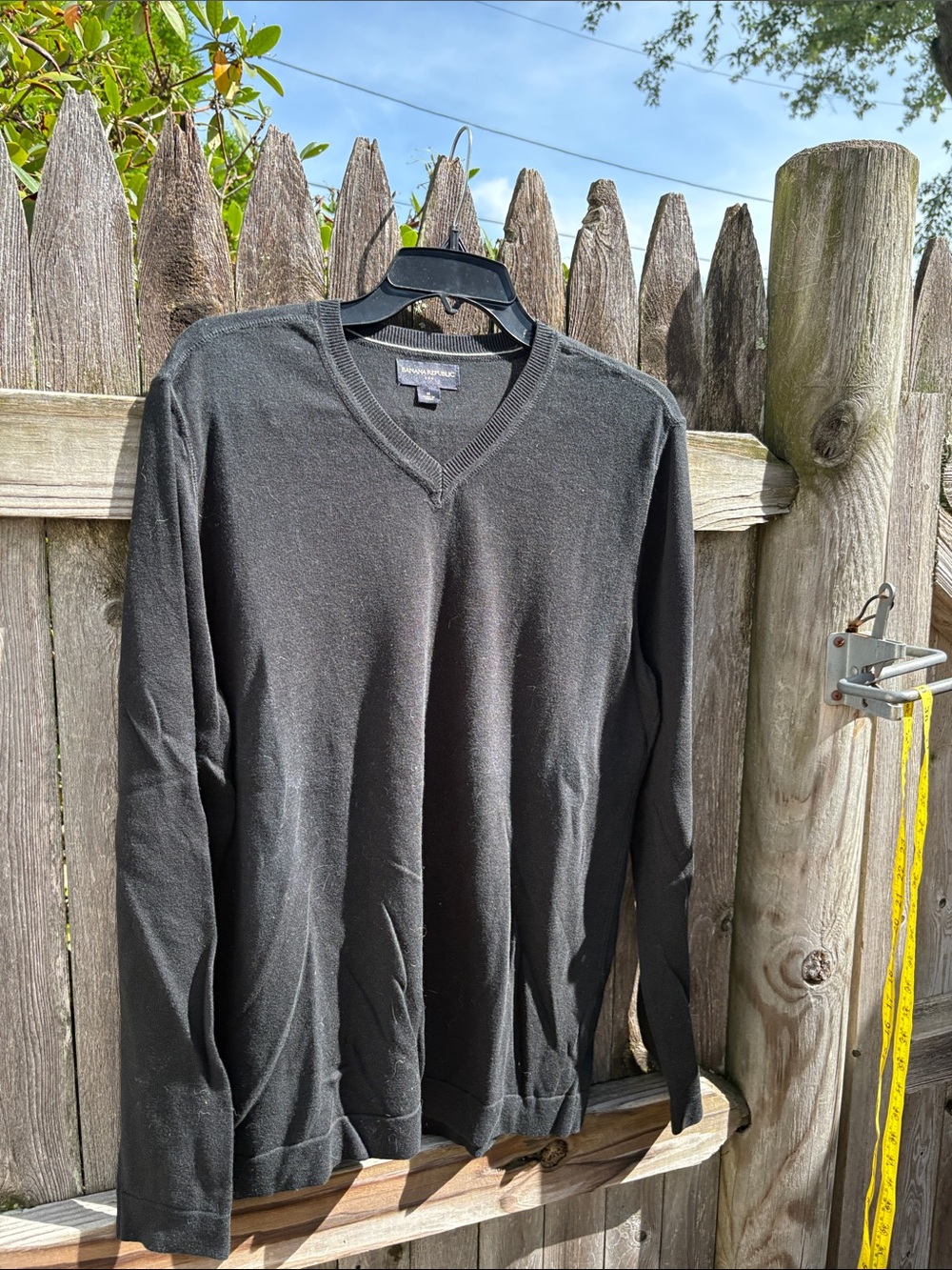 Banana Republic medium black cotton v-neck!
